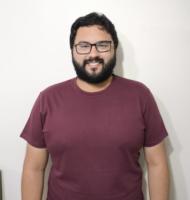 Renzo Franco exponiendo